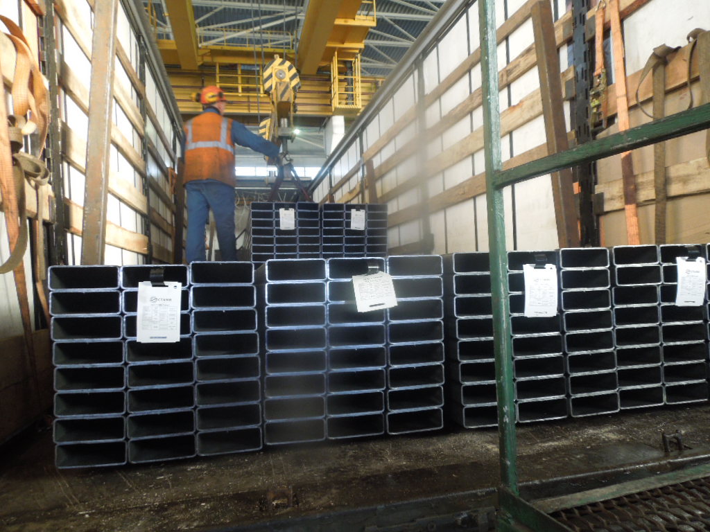 Трубя прямоугольная 160х60х4 ст 3, длина 6,5 метров спецзаказ